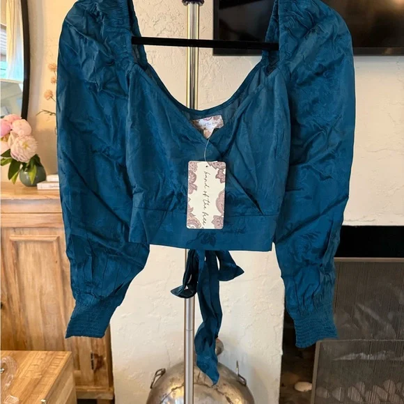 Band of the Free Camille Crossover Crop Top Teal Balloon Sleeve Smocked NWT XS - Picture 3 of 9